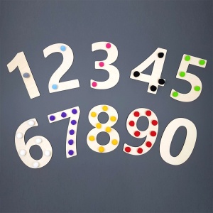 cyfry, liczby, liczenie, nauka liczenia, drewno,