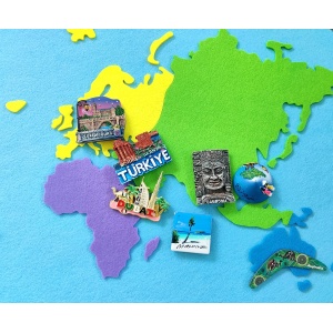 Mapa świata, globus, filc, kontynenty, oceany, nauka mapy